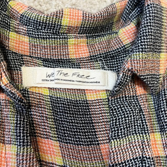 Free People We the Free Running Wild Plaid Wrap Top Size XS Frayed Collared - Picture 7 of 10